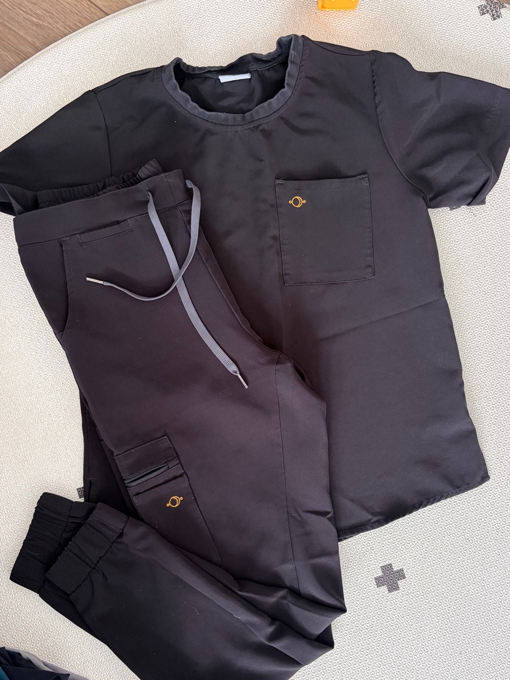 Luuna Black Scrub Set Medium